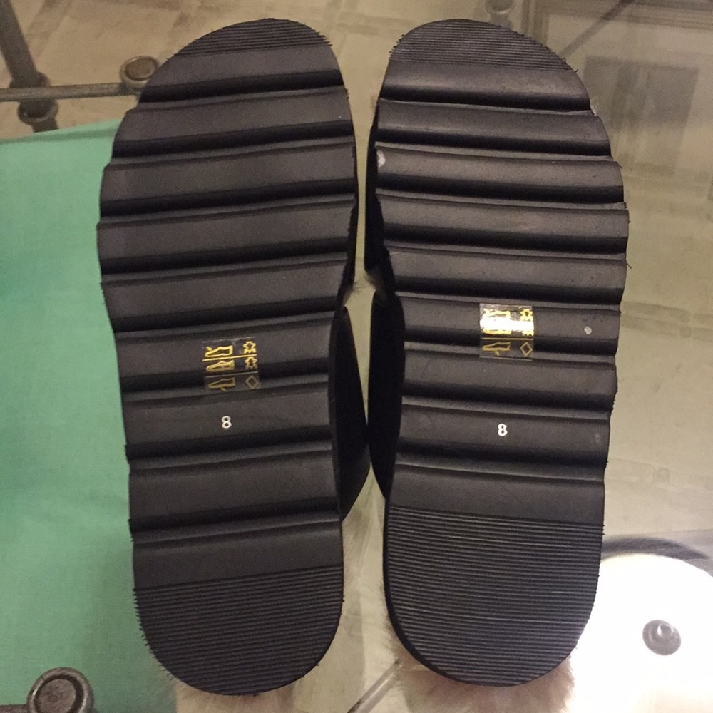 Shoes - Picture 3 of 4